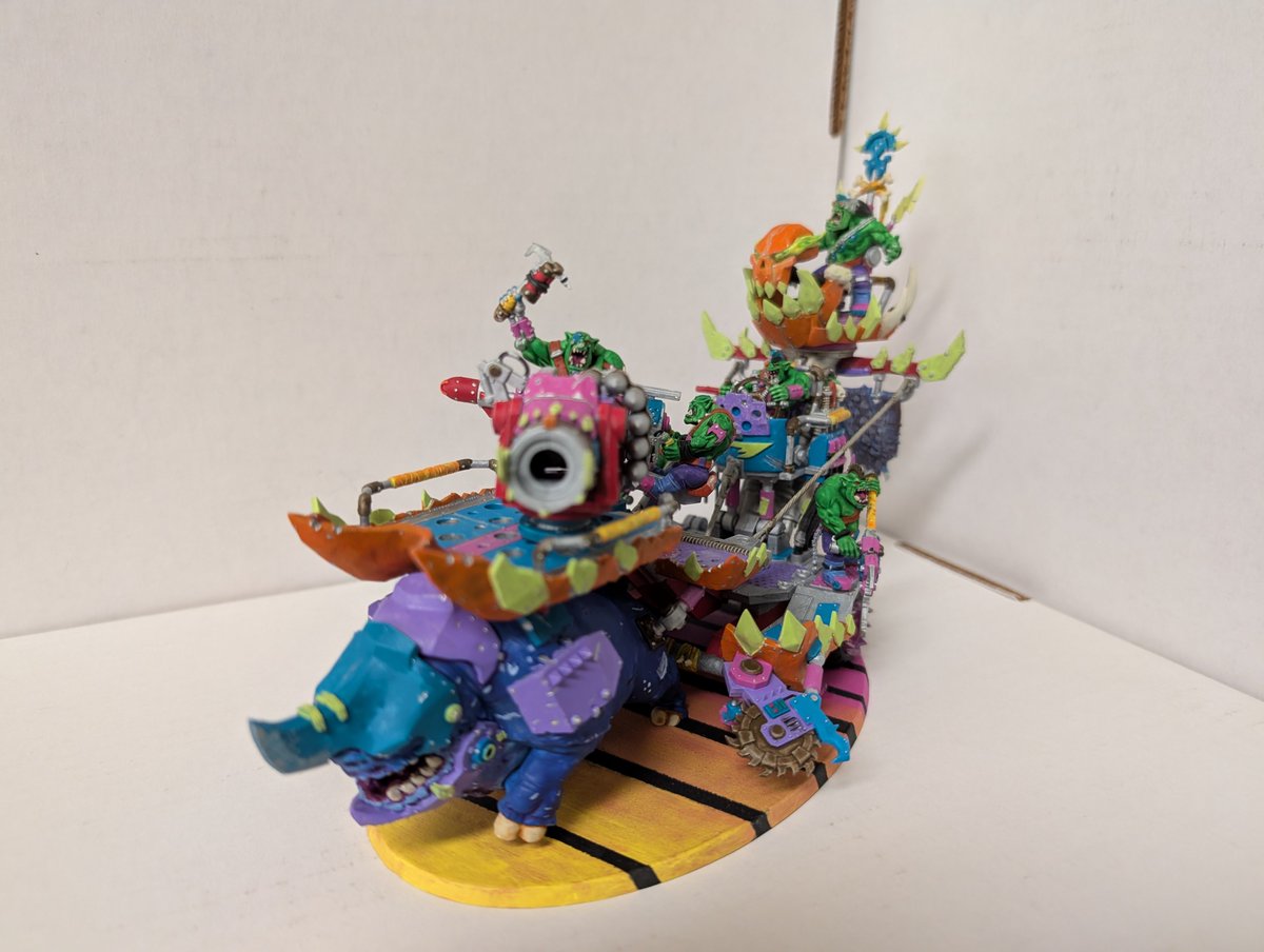 psychos101's tweet photo. Finally finished dis 'ere Rig!  Now for da boyz to do what deyz doz best!

#orkz
#warhammer
#warhammer40k https://t.co/lBDhHRnxVR