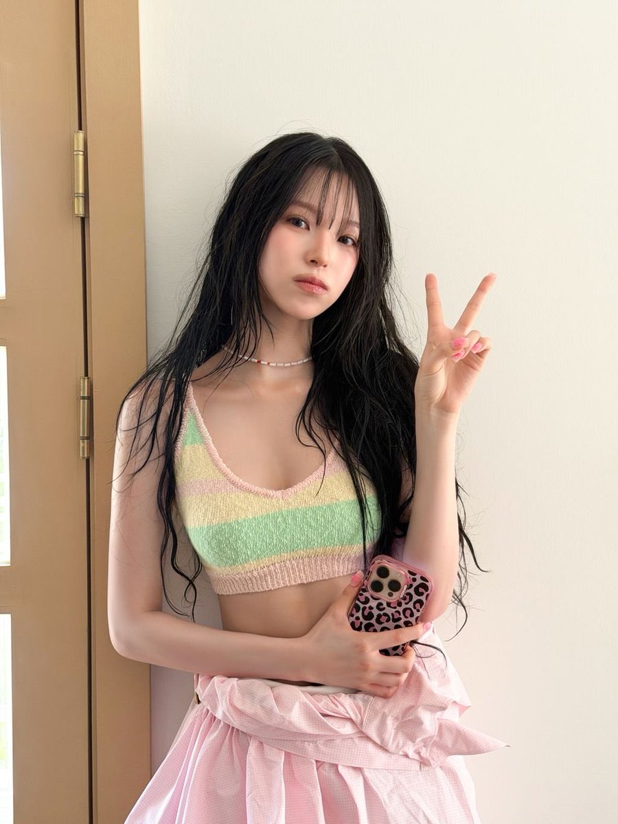 picsofjiheon's tweet photo. blessing the tl https://t.co/0yCdFlKheW