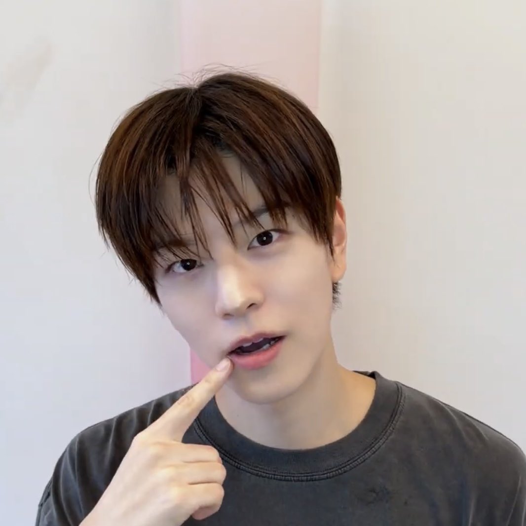 포니 tweet media