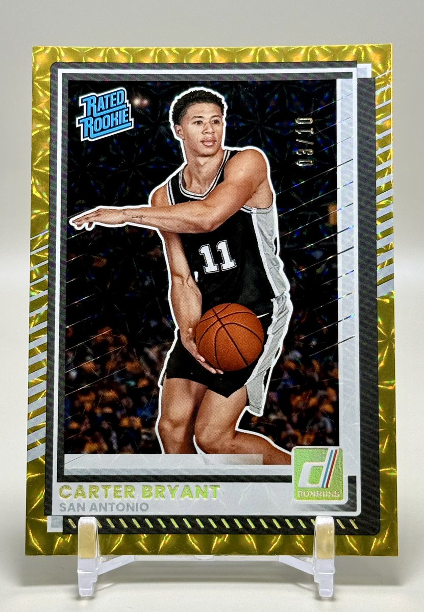 Gylbret's tweet photo. 🏀 Bref on a fait un break et @TMac88000 a trouvé du rare chez les  @SA_Spurs_France 
#GylbretCardsAddict #CardsAddict #thehobby #sportscards https://t.co/7cdxn6UbI4