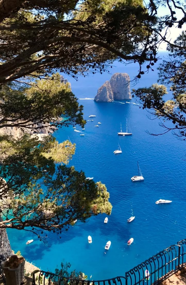 fashion_2027's tweet photo. Portofino, Italy 🇮🇹 https://t.co/sNVvfxsuUk