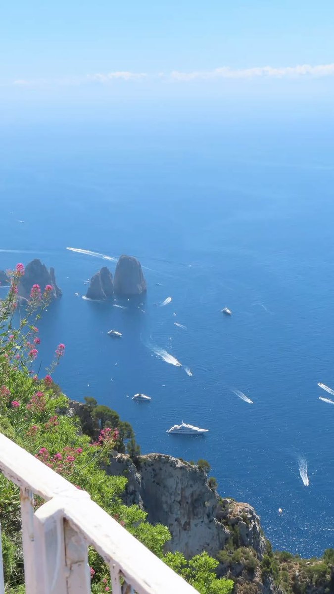 fashion_2027's tweet photo. Portofino, Italy 🇮🇹 https://t.co/sNVvfxsuUk