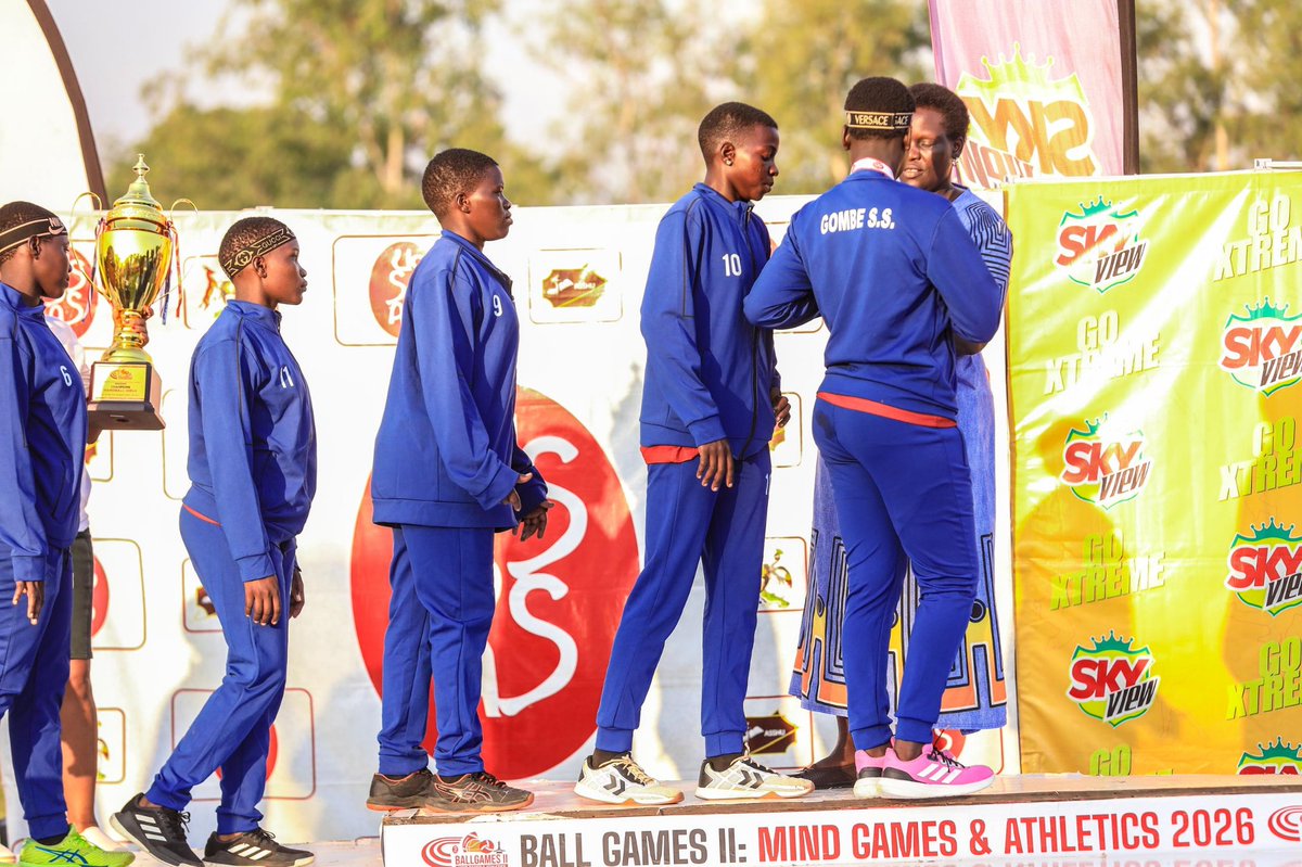 Uhandball's tweet photo. A big Congratulations to @followgombess on the tales of time after 12 years of darkness.

 The Pride and light returns with Coach Aziz Yakub who  also Coaches  the #NILEQUEENS senior Womens national team.

Congratulations #GombeSecondarySchool 
#Handball@School
📸 @USSSAOnline https://t.co/Oq0Ndozp7o