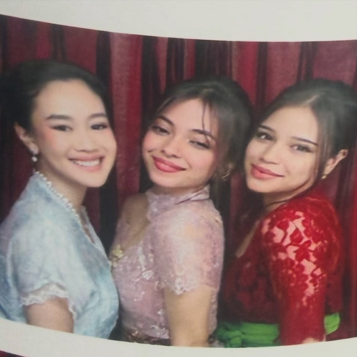 tysmth_'s tweet photo. POP DIVA 💙💋 https://t.co/U4GYVbuqup