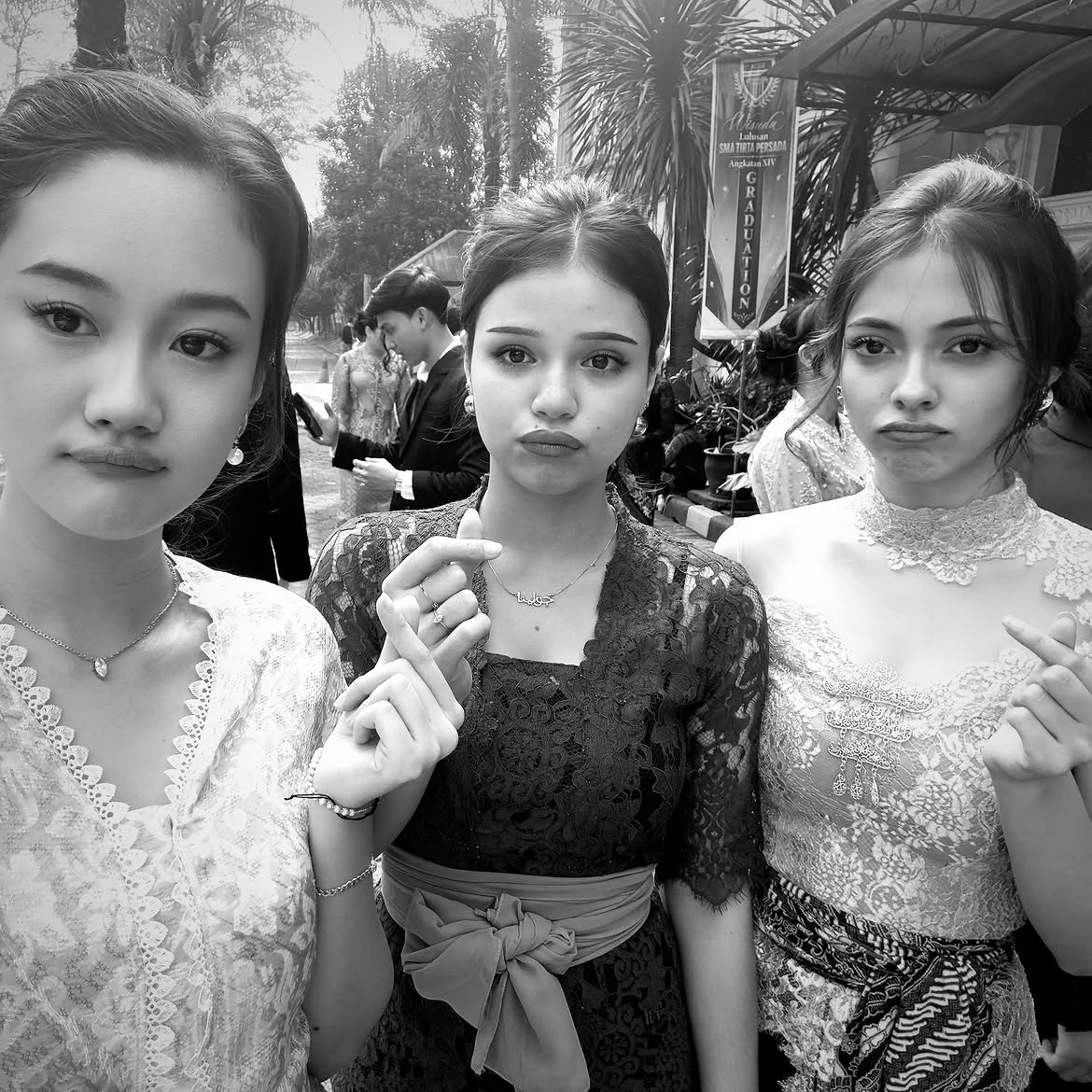 tysmth_'s tweet photo. POP DIVA 💙💋 https://t.co/U4GYVbuqup