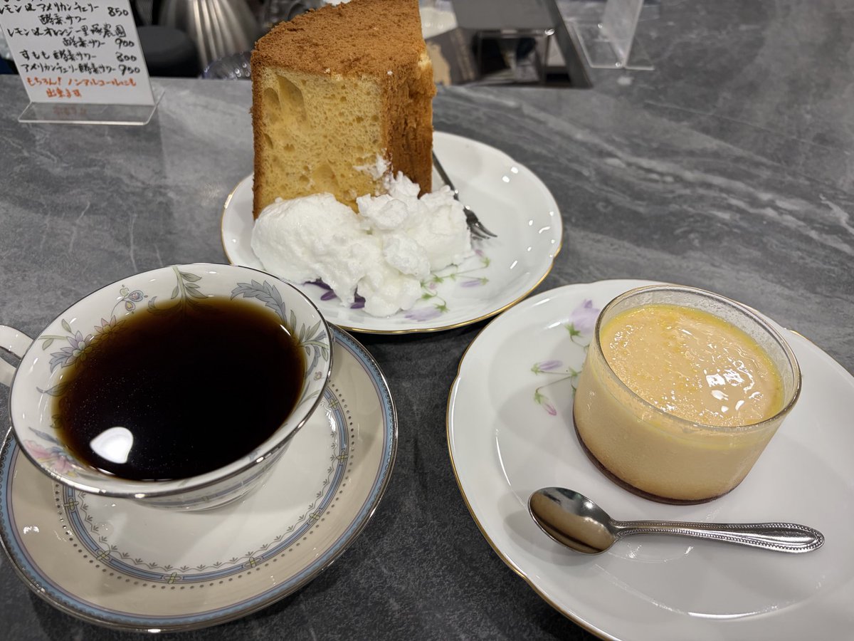 JQuestionman's tweet photo. ちょっと変わった店を発見。美味しかったので次は夜メニューの日に行ってみよ🙂 https://t.co/MTtTiHzxP8