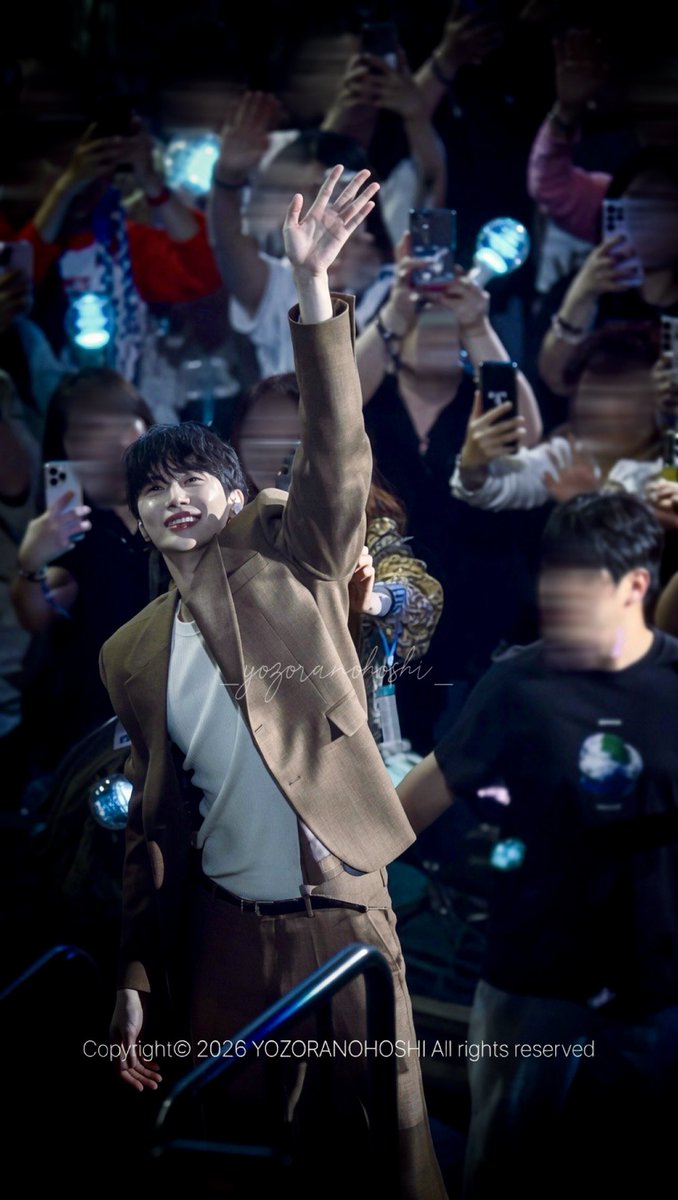 _yozoranohoshi_'s tweet photo. 2026.07.05(sun)
2026 ByeonWooSeok Asia Fanmeeting Tour
<The Secret Library> in Seoul

사랑이 눈에 보이는 순간❤︎

#변우석 #BYEONWOOSEOK #변우석팬미팅 https://t.co/v1snzIhNf5