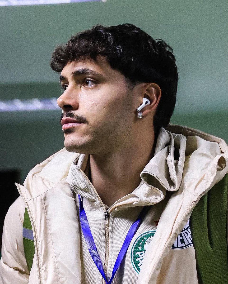 mat__andrade's tweet photo. sem dúvidas o mauricio é top 10 gatos da copa do mundo 

virou o novo it boy do paraguai e eu entendo completamente as paraguaias 🫦 https://t.co/Ibm4WNoGQC