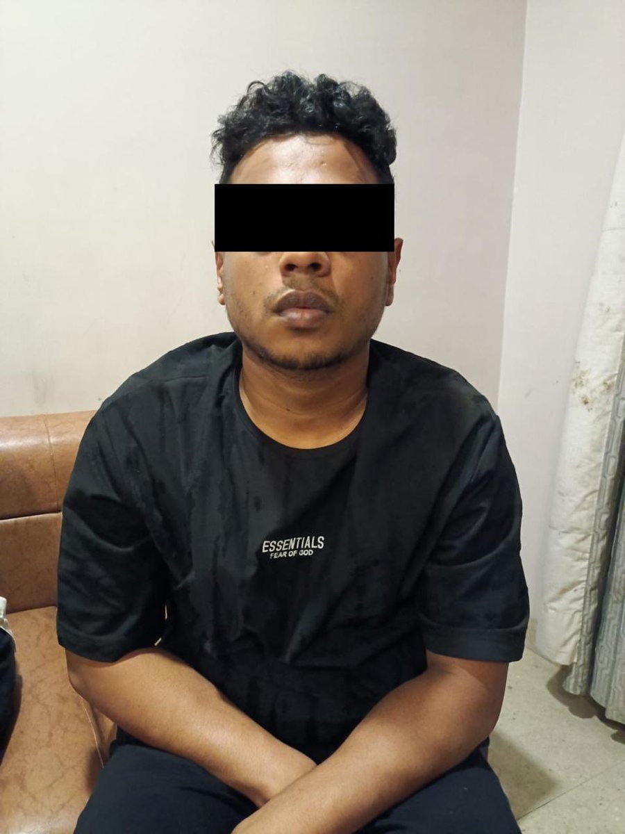 KolkataPolice's tweet photo. Acting on specific source information, the Narcotics Cell of the Detective Department conducted a well-coordinated search operation at a hotel in the Tagore Park area under Kasba Police Station around midnight.

The operation led to the arrest of one individual and the seizure of approximately 7 kg of hydroponic cannabis (weed), with an estimated illicit market value of ₹2 crore. Officers also recovered ₹76,500 in cash, two digital weighing machines, and one mobile phone from the accused.

A case has been registered at Kasba Police Station vide Case No. 382 dated 17.07.2026 under the relevant provisions of the NDPS Act. Further investigation is in progress.

Kolkata Police remains steadfast in its commitment to combating the illegal drug trade and ensuring a safer, drug-free society.