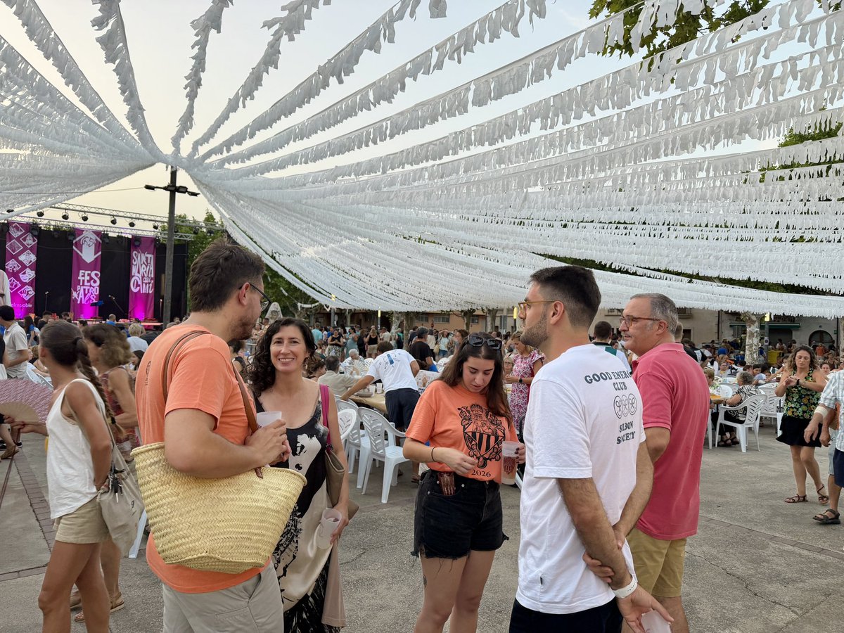 amandaferu's tweet photo. ❤️ Santa Maria viu dies de festa amb les Festes Patronals.

🥰Anit vam passar un bon gust a la Tremponada Popular a la Plaça Nova amb recaptació solidària destinada a l’Associació Balear d’Esclerosi Múltiple.

Per molts d’anys santamariers i santamarieres! 

Gràcies als companys de l’Agrupació per la convidada!