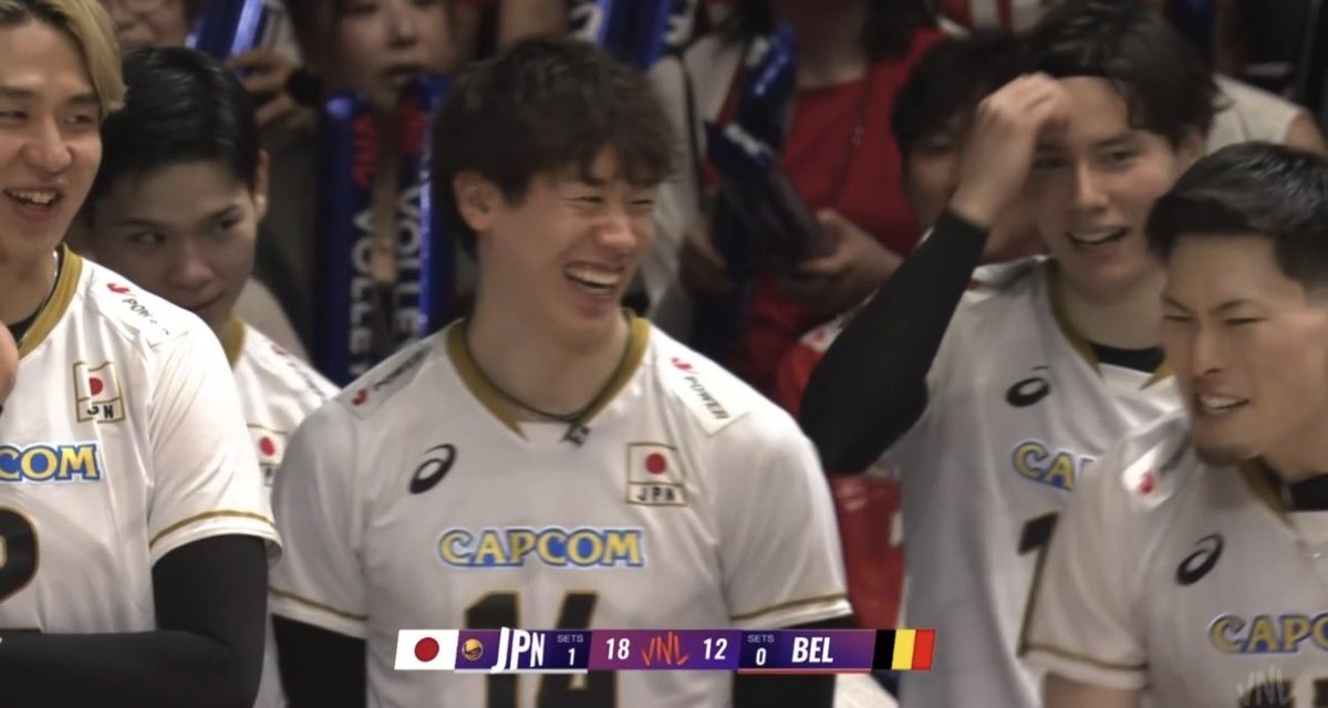 kikimmyy's tweet photo. Another bench boys moments against Belgium 🤣
#vnl #vnljapan #japan #ishikawa #takahashi #ran #yuki #nishimoto #onodera #nishida https://t.co/VWW2Atql4B