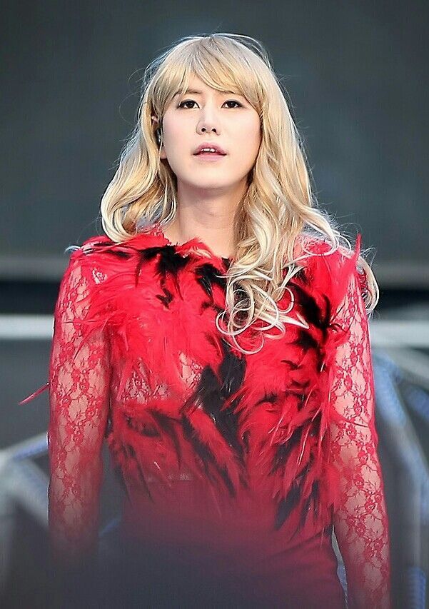 PinkpSweetest's tweet photo. ในทุกร่างที่มีมา นี่ให้ร่างสาวชุดจีนชนะไปเลยค่ะ แต่งหน้าโคตรจึ้ง อินเนอร์กินขาด เห็นตอนแรกไม่คิดว่าเป็นรูปจริงด้วยซ้ำ5555 กำเนิดใหม่ร่างสาวชุดแดง เป็นเวอร์ชั่นที่เริ่ดกว่า

แล้วนี่เวลาน้องเห็นผ่านไทม์ไลน์ชี ชีบอกเหมือนพี่สาวเขามากทุกรอบ555 https://t.co/UuYHQKhulz