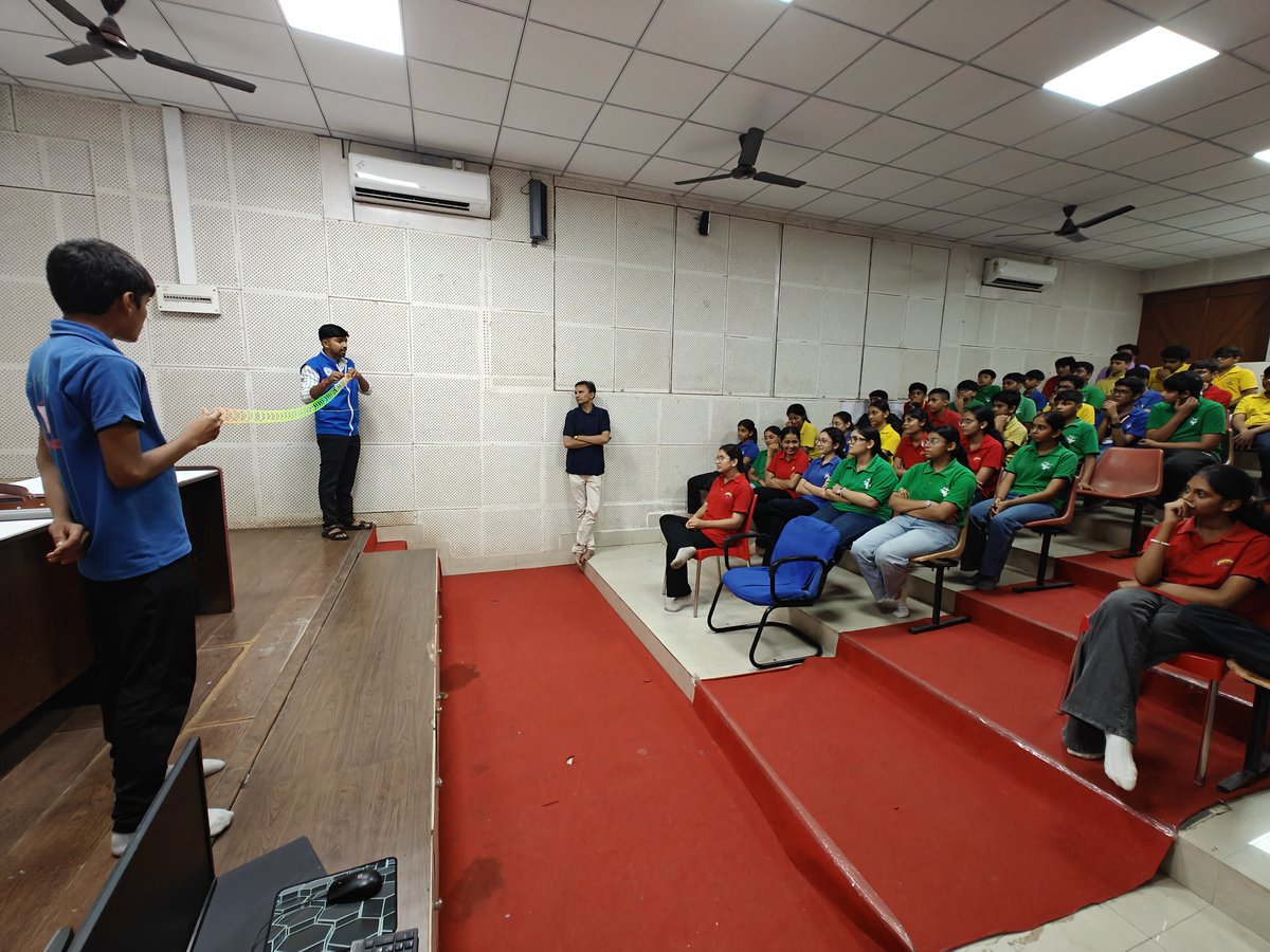 DSCDharampur's tweet photo. #ScienceForAll #STEMEducation #LearningByDoing #HandsOnLearning #Curiosity #ExploreScience #StudentVisit #ScienceDemonstration
(2/2) https://t.co/FZNKbSJx0o