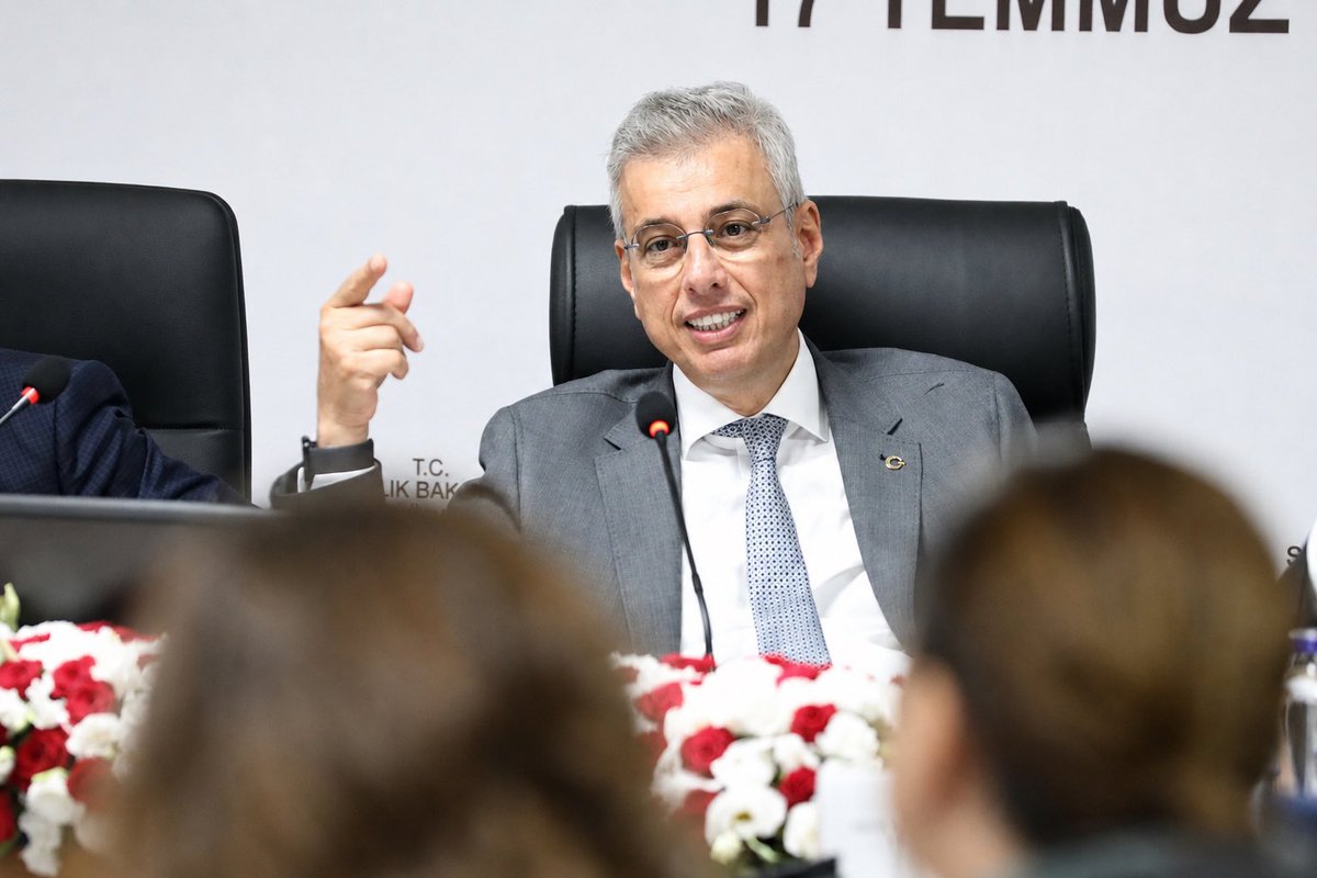 saglikbakanligi's tweet photo. Sağlık Bakanımız Prof. Dr. Kemal Memişoğlu başkanlığında Sağlıklı Türkiye Yüzyılı Aydın Sağlık Yöneticileri Toplantısı gerçekleştirildi.

Sağlık Bakanımız, ildeki sağlık yatırımları ve sağlık hizmetlerinin sunumuna ilişkin il yöneticilerinden bilgi aldı. https://t.co/gmxfHDhbM9