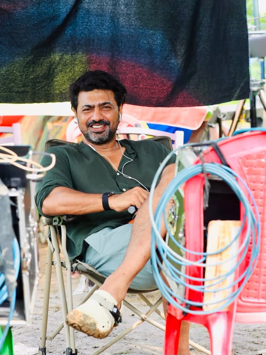 Calcutta_Times's tweet photo. Dev’s not just owning the set—he’s calling the shots now 🎬🔥
And honestly, this #DirectorsLife era? We’re here for it. 📹
@idevadhikari
#DeSu7 #Dev #Tollywood https://t.co/CvgyU3hSAP
