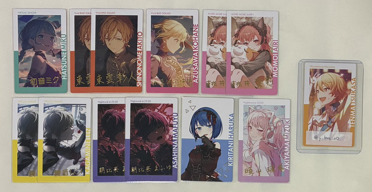 y_hara_oO's tweet photo. 【交換】プロセカ エピカ 28A 27C 箔押し

譲｜画像参照(1枚目は箔押し.特典)

求｜同弾 司 (4枚目)

特訓前後まとめての交換も可能ですが、前は再交換に出す可能性があります。

箔押し⇔Nとの交換は比率違い
28A後 司(N)最優先

郵送のみ
お気軽にお声かけください◎ https://t.co/jnaEeVIR7G