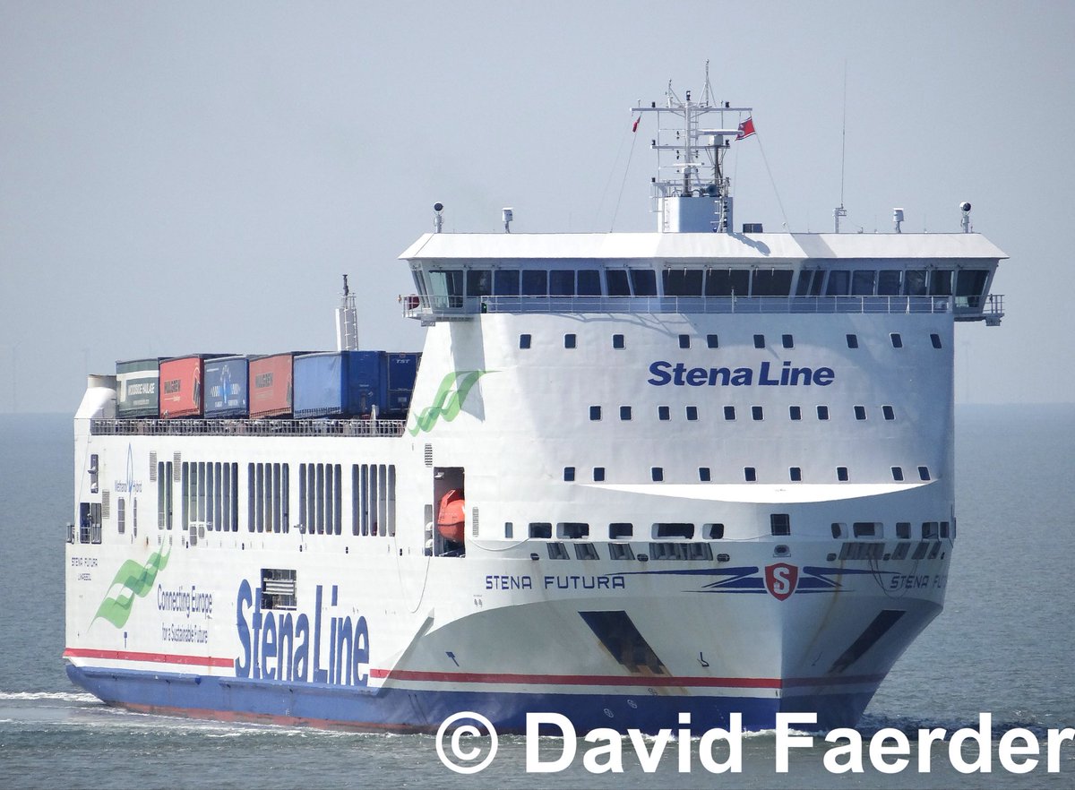 faerder46's tweet photo. Stena Futura @StenaLine @StenaLineUKIE looks smart as she arrives and berths in @PeelPorts Heysham after passage from @BelfastHarbour . #stenaline #ferry #freight https://t.co/39SILxRiyA