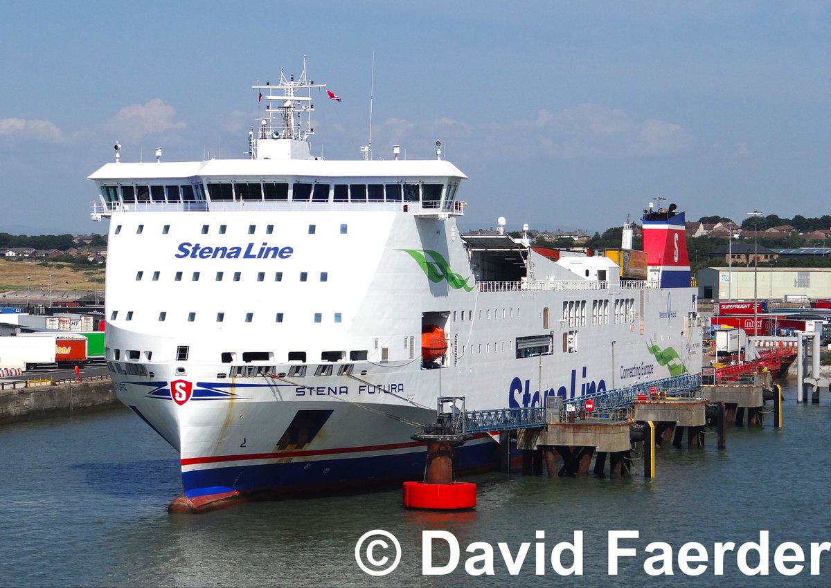 faerder46's tweet photo. Stena Futura @StenaLine @StenaLineUKIE looks smart as she arrives and berths in @PeelPorts Heysham after passage from @BelfastHarbour . #stenaline #ferry #freight https://t.co/39SILxRiyA