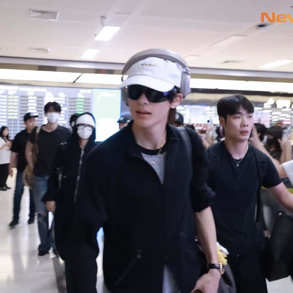 antoncapture's tweet photo. 260717 GMP 입국 Arrival 

🔗 https://t.co/cpvwDwViXr 
       https://t.co/wYHQGZiJmZ

#ANTON #앤톤 #アントン #RIIZE #라이즈 https://t.co/NmwTcNj4Dj