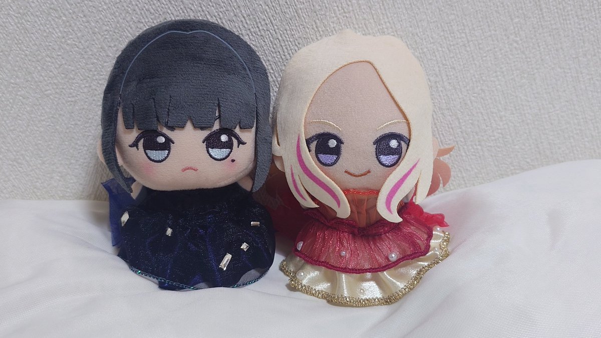 ROKROKRO6's tweet photo. 儚い（@hakana_nui）さん から購入したおべべが届いたので過去のモノと一緒に記念撮影📸
連れ歩くのが楽しみです♪

#初星学園ぬいぬい部
#シャニマスぬいぬい部 https://t.co/tVfGT9v8qN
