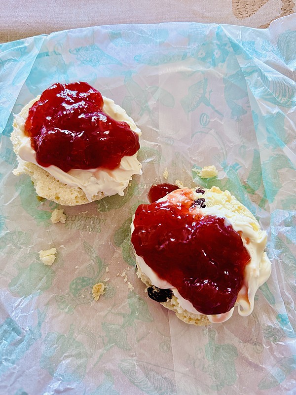 drapan's tweet photo. Baking fluffy homemade scones just hit different  Warm from the oven, slathered with clotted cream and strawberry jam—cozy Sunday vibes sorted! https://t.co/luanw8u9x9