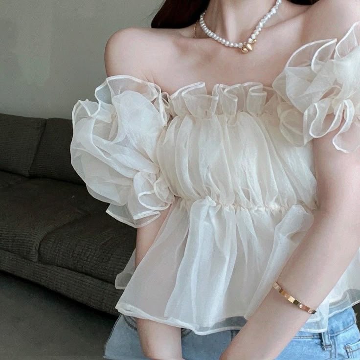 shagufa_7's tweet photo. wrapped in ruffles and softness 🤍 https://t.co/t5JTH2ksxb