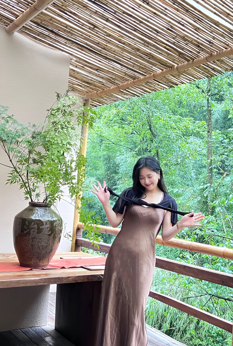 suanliumei's tweet photo. 金剑刺破桃花蕊，不敢高声暗皱眉……

当一天媚娘吧……

洞房花烛夜这装扮鱼水之欢会有不一样的体验吗 https://t.co/BmP1zVjCIy