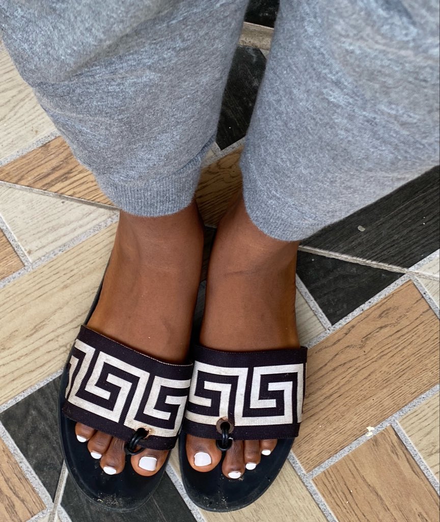 Divi140104's tweet photo. In your life a time will come when your mother will buy you something that isn’t your taste in fashion or aesthetically pleasing it is very important you accept,cause without this how would I enter this rain. https://t.co/Y3XXyZ1mYP