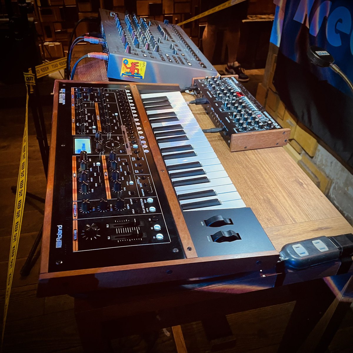 akio_d's tweet photo. 木製アンティーク家具の様なセッティング
昨日のArea Deep Set
Roland TR1000、SE02、Jupiter Xm

#tr1000
#jupiterxm
#se02
#MyRoland https://t.co/bagxYX9YzC