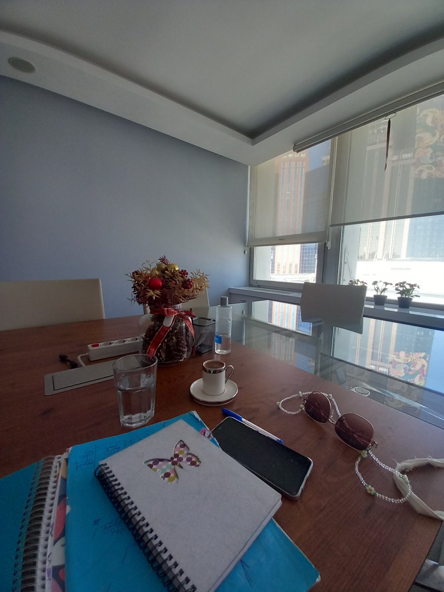 DuyguOzsoyler's tweet photo. Meeting now ... At the advertising agency ... 
#Maslak #İstanbul #Turkey https://t.co/Y4inn87gYq