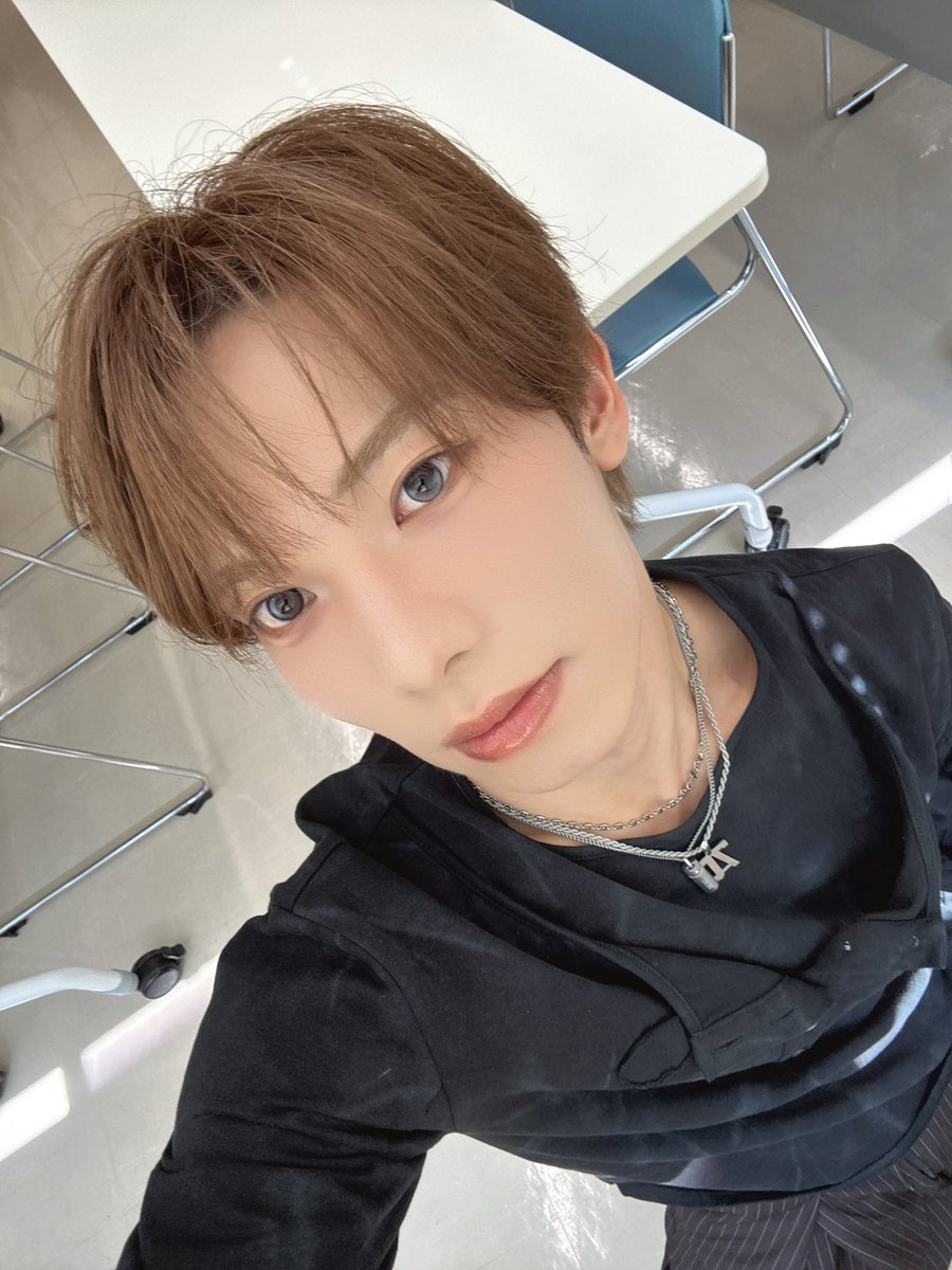 JH_RUKA's tweet photo. イオンモール鈴鹿ありがとう💫
ただいま鈴鹿！
"Zラヴ"リリースしたらぜひ僕たちの違った一面を、パフォーマンスを観にきてくれると嬉しいです！MVも楽しみにしててね🫶
明日もぎふチャンラジオ、大阪のNU茶屋でのステージと盛りだくさんなのでぜひ遊びにきてください！まだまだ遠征楽しむよ！ https://t.co/luPgdLjxS0