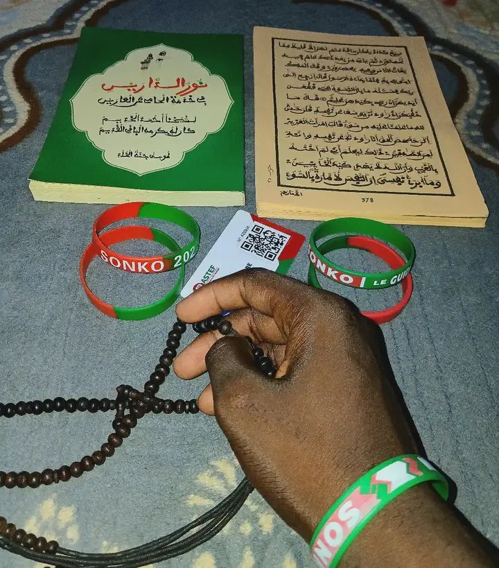 amuyakar_Ndoy's tweet photo. Ô Allah, apaise nos cœurs, facilite nos épreuves, accorde-nous une subsistance bénie, protège nos familles et guide nos pas vers le bien. 🤲🏻 
Pardonne nos fautes, exauce nos prières et fais de nous des personnes utiles à notre communauté. Amine 🤍

#jummahMubarak https://t.co/ZseInOJB4Y