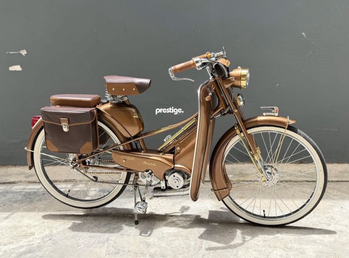 discovery__99's tweet photo. One of my future goals is to own this classic motorcycle.
( Rare & Collectible motorcycle
Mobylette AV54 1956 )
#motorcycle #classic #Bicycle https://t.co/hssHqOU6tT
