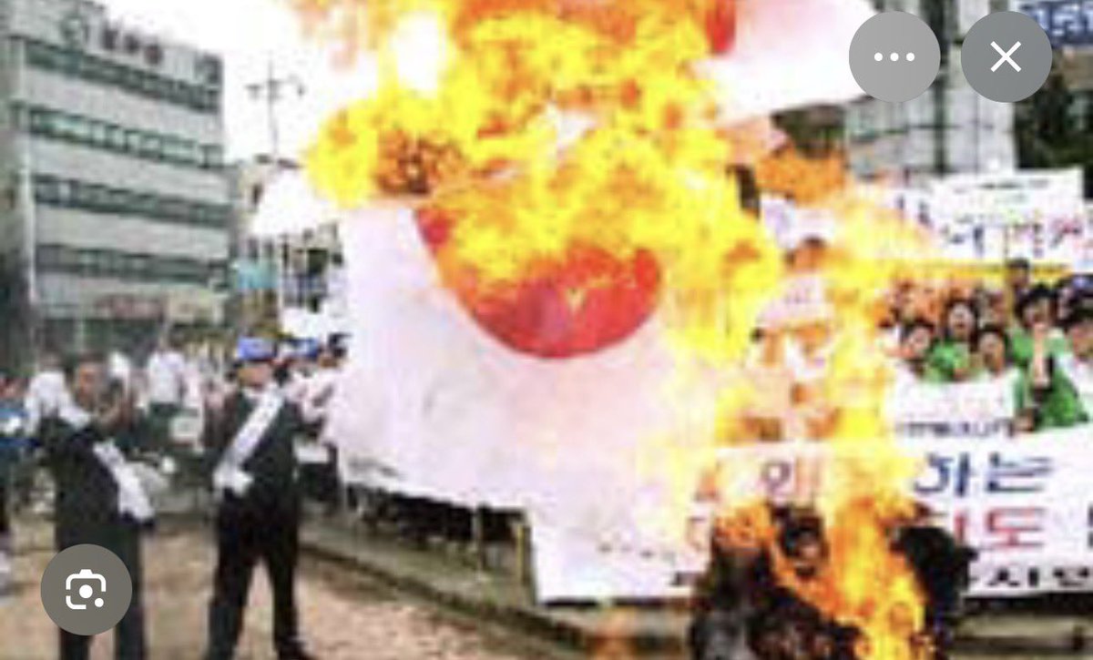 naoton681220's tweet photo. @konishihiroyuki ほなあれか、おまえ、
目の前でこんなことされた場合、やられた側は我慢せぇってか？
アホか https://t.co/PazLifNg9B