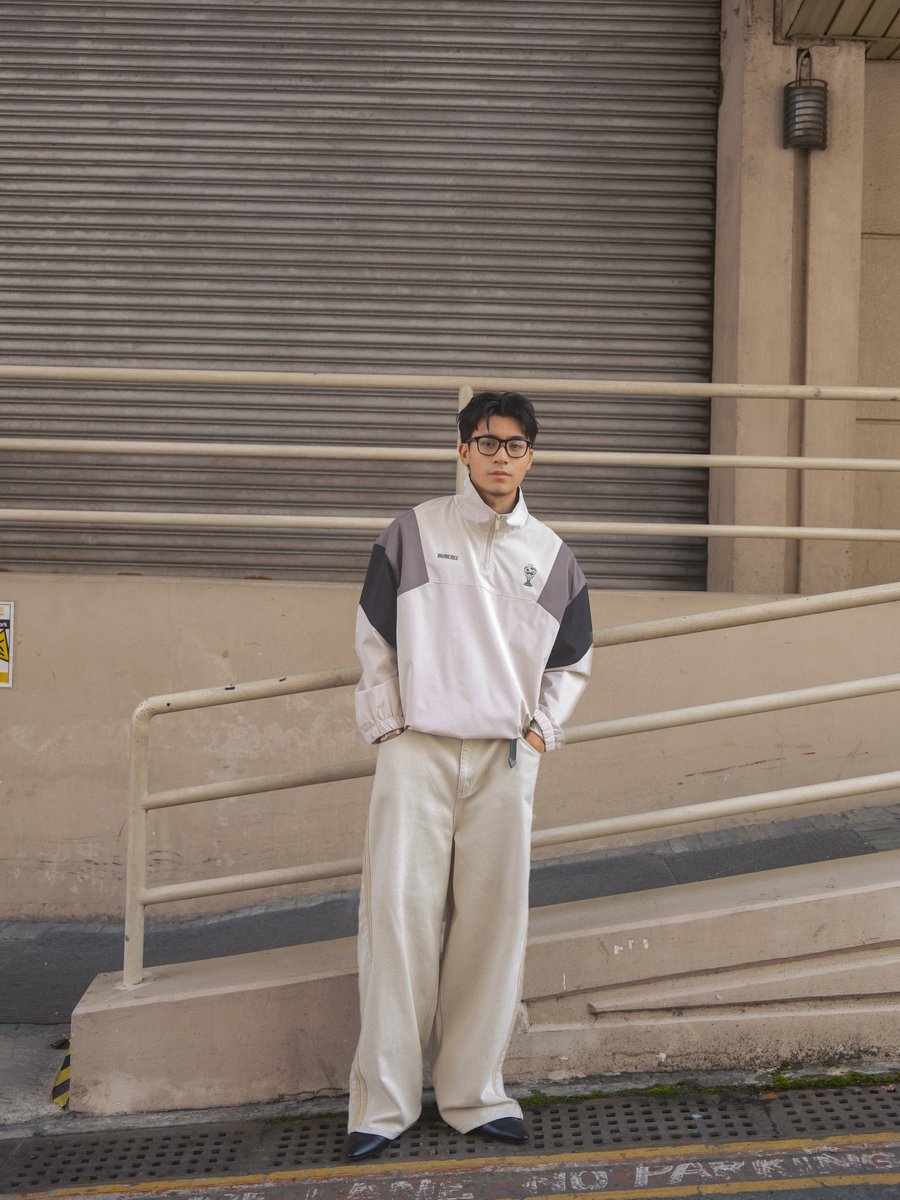 soobinsdragon's tweet photo. yung akala ko designer yung jacket ni brent, penshoppe pala.

brent can make street fashion into luxury. and thats why he is a fashion icon 😌♥️✨️ https://t.co/dOTMuFJDTt