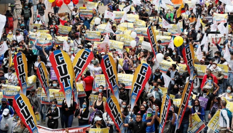 EnfoqueSindical's tweet photo. 👥 La CUT convocó a una movilización nacional en Colombia en defensa del trabajo y las reformas sociales
#EnfoqueSindical #democracia #soberanía #ReformaSocial #20julio #PoliticasSociales #Colombia
@cutcolombia
👇🏾 https://t.co/AVfpDVnKT9 https://t.co/gAT5f3u5hW