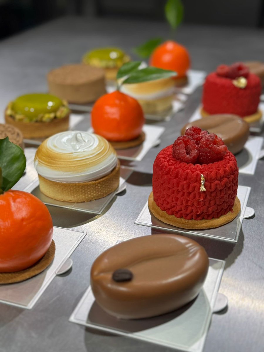 Cortes_CDMX's tweet photo. ✨ Cada compra puede cambiar una historia. Apoyemos el emprendimiento y el comercio local. Este fin de semana conoce Marvillé Repostería y disfruta de una extraordinaria colección de postres. 🍰
📍Febo 48, #CréditoConstructor
🗓️ 18 y 19 de julio | ⏰ 12:00–19:00 h https://t.co/fGGbEHIppm