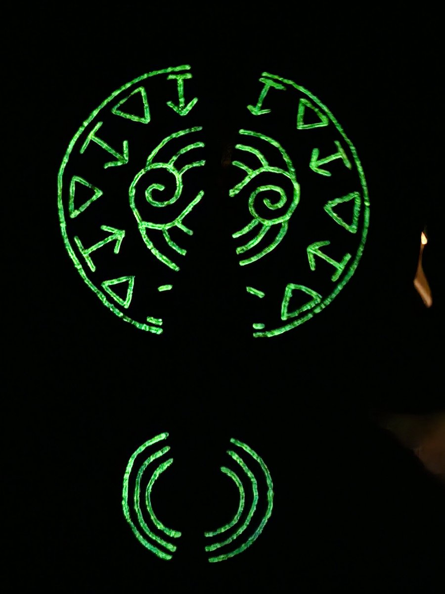 etheoretical's tweet photo. finished my sylph shoes for my agott cosplay!
and i also added a neat lil gimmick: it glows in the dark!! https://t.co/7VNvpwQq0O