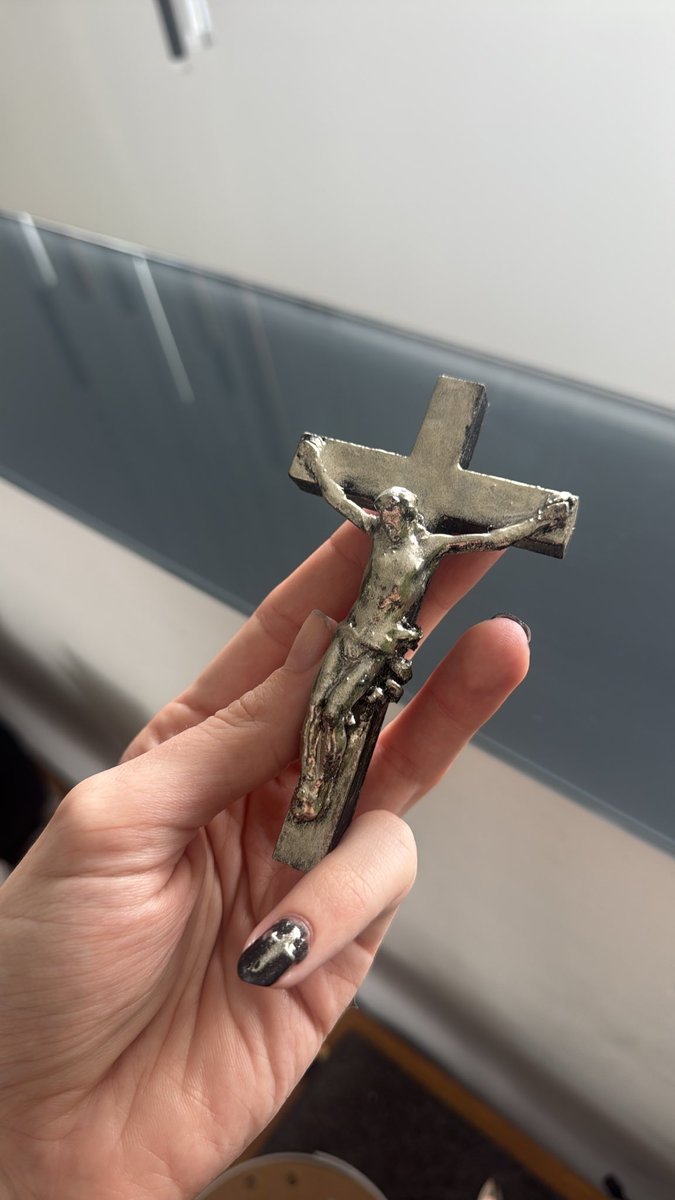 caeciliavane's tweet photo. @iceinmysoul i’m thinking of actually producing a few in different colors and selling them- i also tried this crucifix in chrome which looks cute too https://t.co/34BNiUMoh3