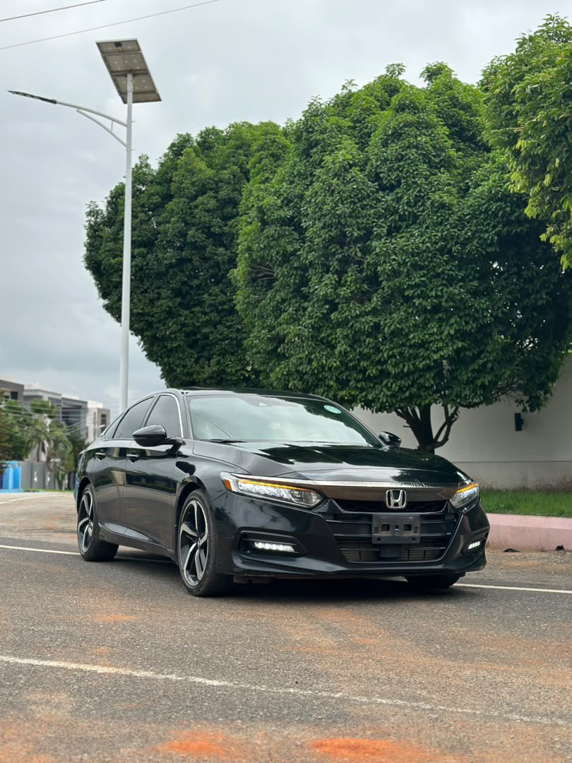 FrankDoe101's tweet photo. 2019 Honda Accord Sport 
1.5T engine 
48k miles 
Keyless entry &amp; start 
Sunroof 
Rear view camera 

PRICE — 210k p3 😁
Make me an offer - I need this sold asap 
Drop and offer and have it maybe 

Hit the dm
WhatsApp no in bio 

#YourCarGuy 🚘🕺🏽
#YourDubaiCarGuy 🇦🇪🇬🇭 https://t.co/2p9vK09hc1