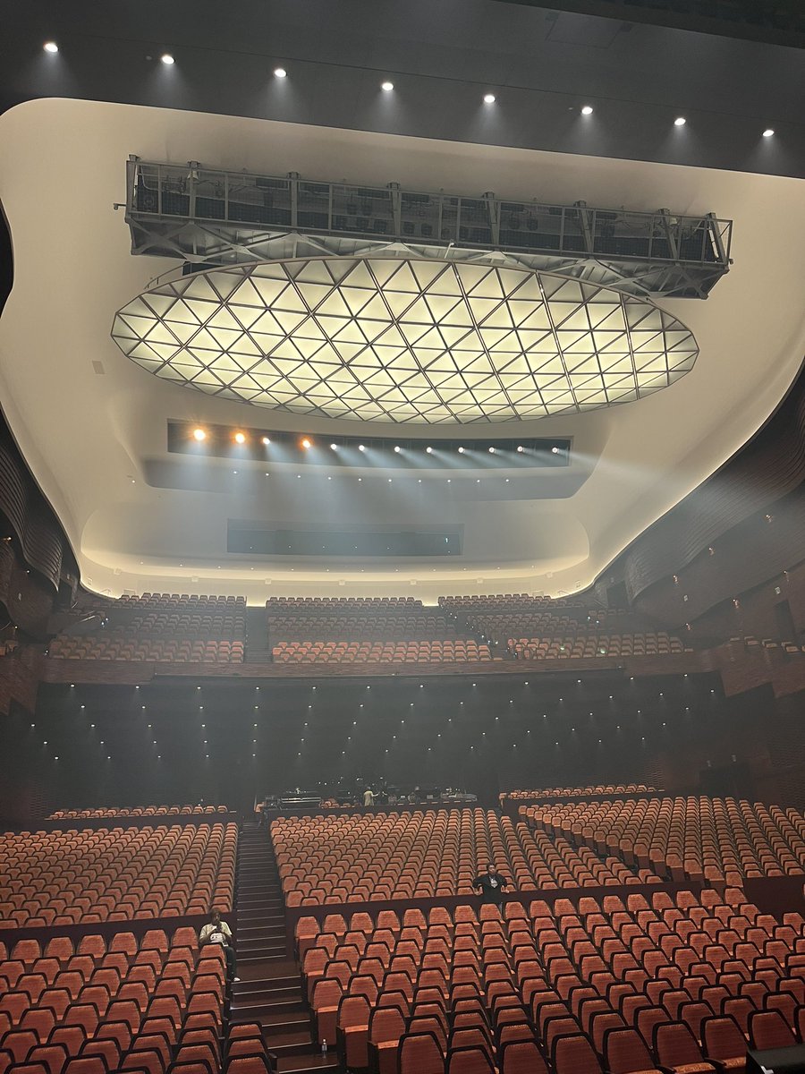 ily_potatochan's tweet photo. 秋田、またゆっくり行きたいなぁ🐶✨

松任谷由実さんツアーも、今回の公演で第2期が終了！なんだか終わりが近づいてきている気がして、少しセンチメンタルな気持ちになるなぁ。まだまだよりよくなっていけるように、第3期までの間もたくさんインプットしようと思う佐々木なのでありました🍵 https://t.co/NtyItPEjlY