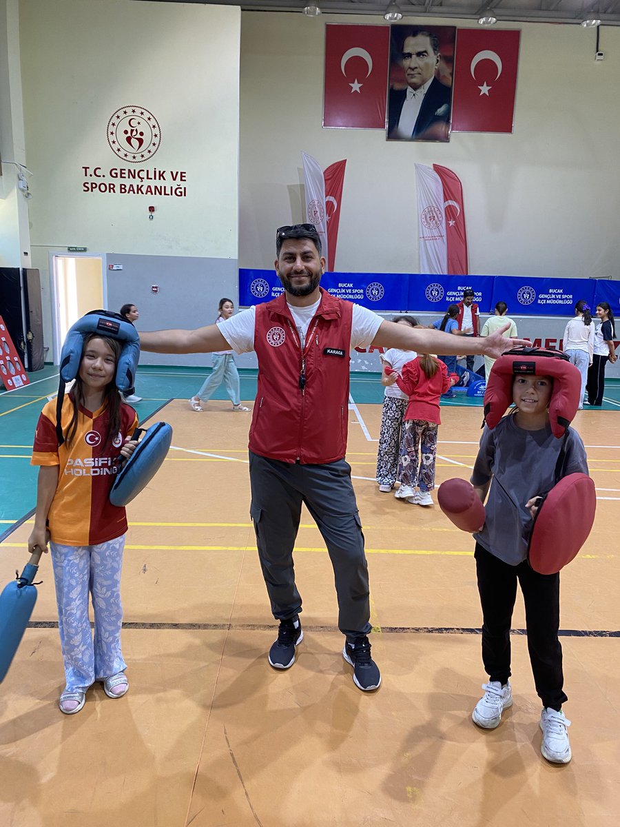 GSB_BucakGM's tweet photo. 🌞 Yazın En Güzel Adresi: GSB Gençlik Yaz Kulübü!

Kahkahaların, dostlukların ve birbirinden renkli etkinliklerin buluştuğu GSB Gençlik Yaz Kulübü tüm heyecanıyla devam ediyor.

#GSBGençlikYazKulübü https://t.co/BjKD6xFKSL