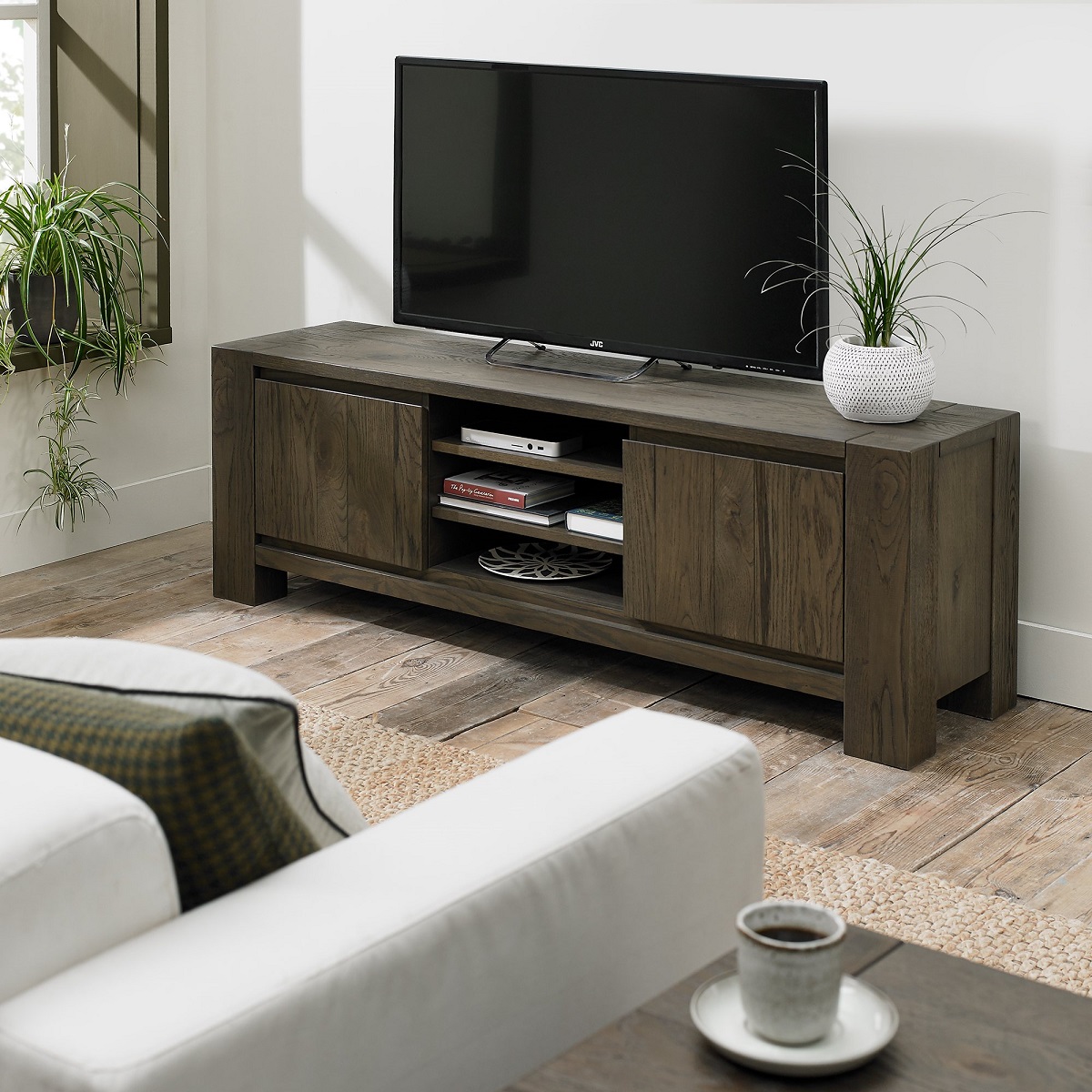 OakFurnitureCo's tweet photo. ✨ Transform Your TV Area from Cluttered to Contemporary with the Logan #FumedOak #TVUnit.📺🪵
👉 Shop now and bring timeless style to your home! https://t.co/2CkWABESvV
-
-
-
#TVUnits #TVCabinet #TVStand #TelevisionUnit #DarkOakTVCabinet #BrownTVUnit #DarkOakFurniture #DarkOak https://t.co/IrcZOCIDb2