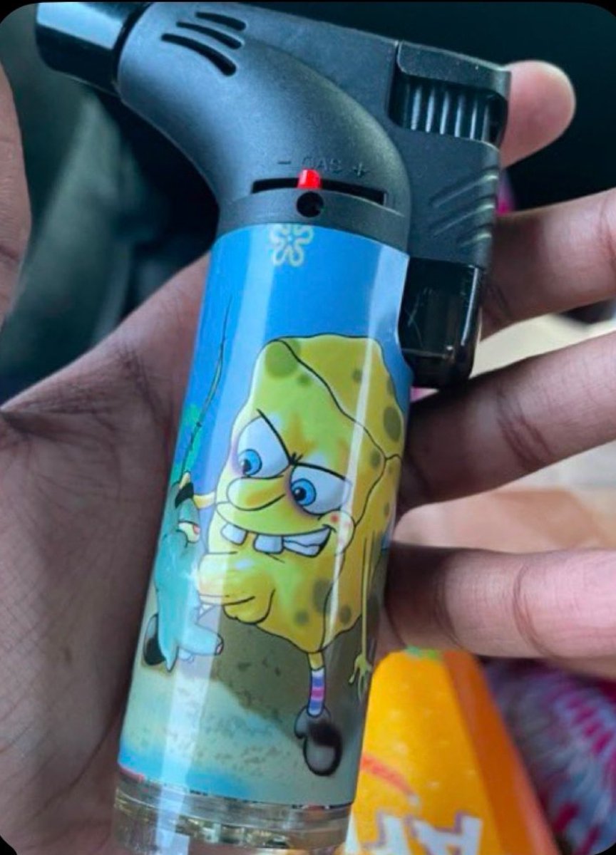 Spongebobfakten's tweet photo. Wie findet ihr mein neues Feuerzeug 😭💯 https://t.co/9HIssQh6rC