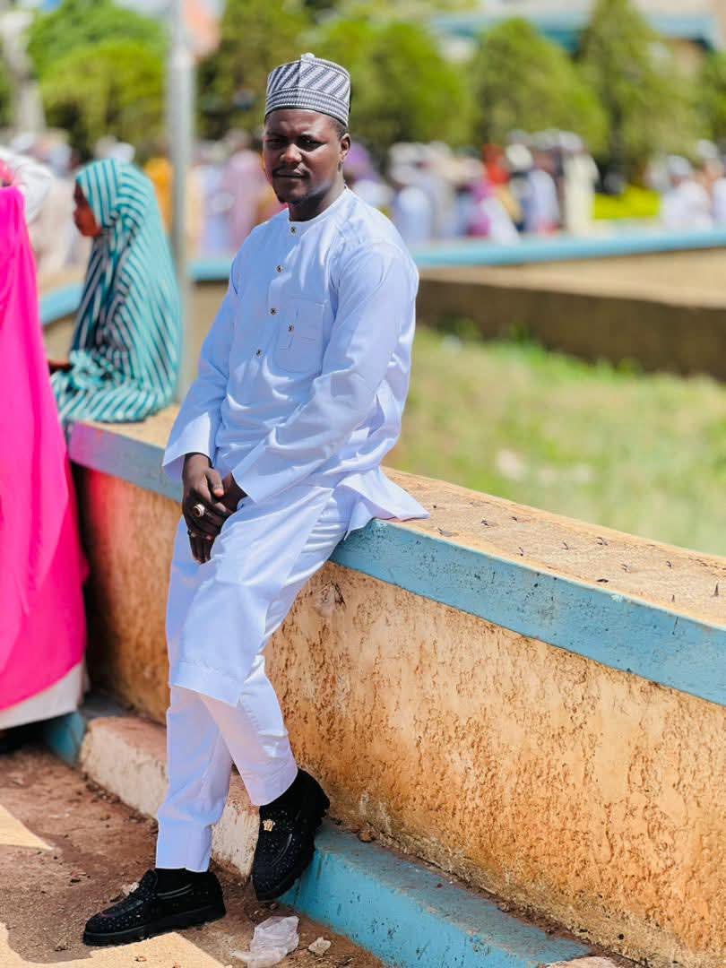 Aminullah0939's tweet photo. 🌿 Assalamu Alaikum, Barka da Juma'a.Ina yi wa kowa fatan alheri a wannan rana mai albarka. Allah Ya karɓi ibadunmu, Ya yafe mana zunubanmu, Ya sauƙaƙa mana duk wata wahala, Ya buɗe mana ƙofofin arziki da rahama.
Kada mu manta da Yawaita salati ga Annabi Muhammad
Juma'a Mubarak https://t.co/D077hw3Aa9