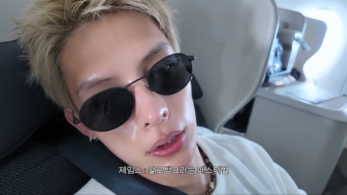 yufanzone's tweet photo. gojo satoru if he was a relaxed, moisturized, in his lane, thai-taiwanese k-pop idol #james https://t.co/g8MRaEJUok