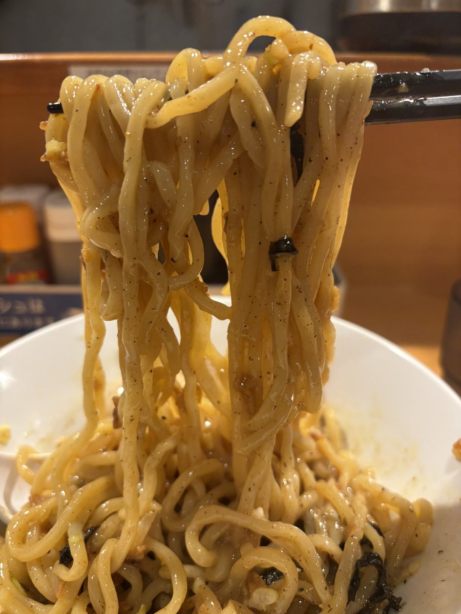 gensonsaku's tweet photo. 春日部　#麺屋大むら
まぜそば
味玉
お心遣い🙇🙏

向かう最中豪雨に見舞われながらも
旨いまぜそばを頂く為に🚗🌧️

本日も、酢、ラー油、胡椒、マヨと味変を楽しみオヤツを堪能しました😍🍜

大村さんとまぜそば談議に女将さんとゲーム談議🤣

夜飯はキーマカレーじゃ💦

ご馳走様😋🍜🙏 https://t.co/czOe03xaas