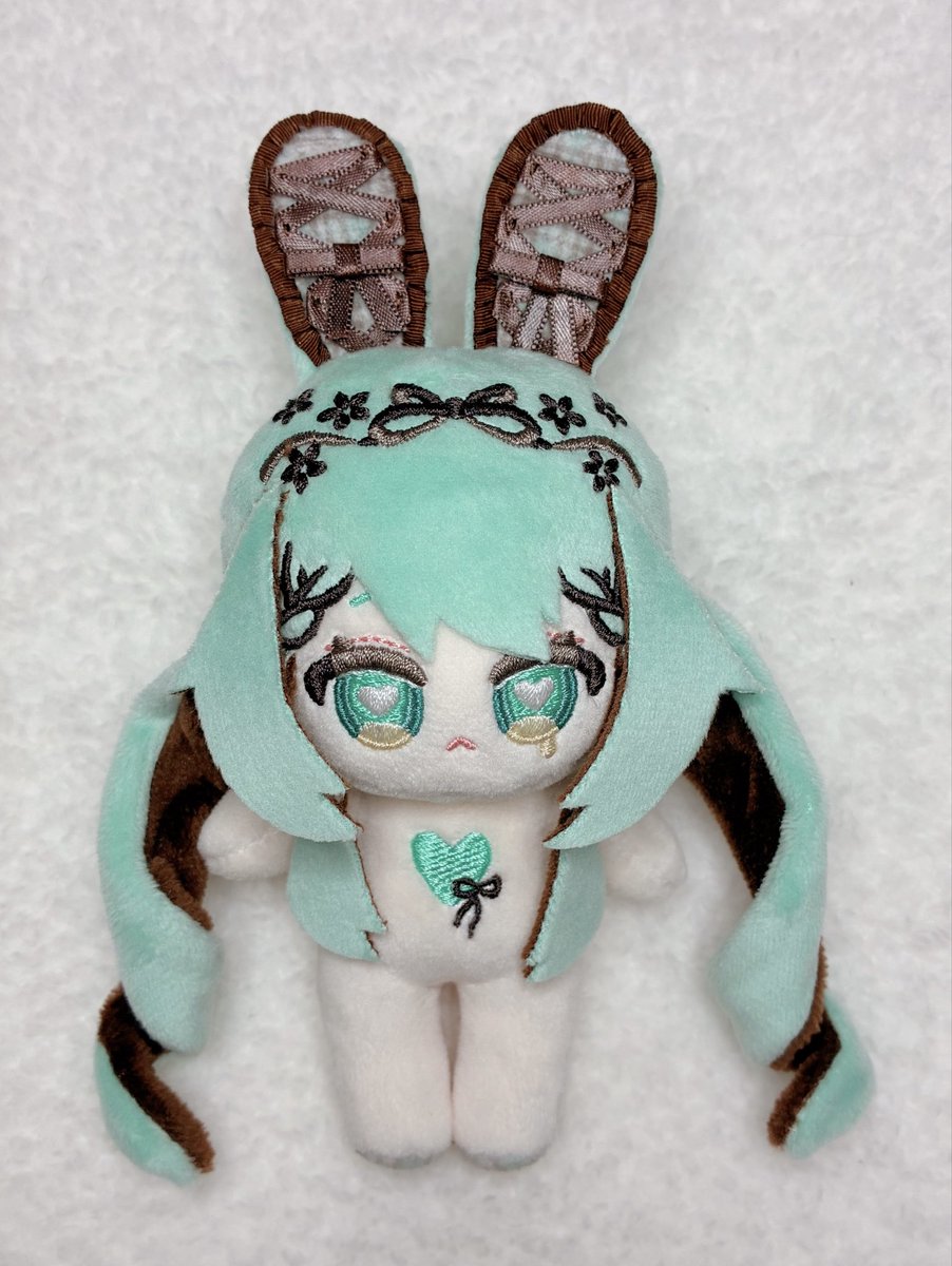 自作ぬいぐるみ・チョコミントの女の子 チョコミントならびゅちゃん、立ち上がりました🍫🌿 ピンク紫ならびゅ