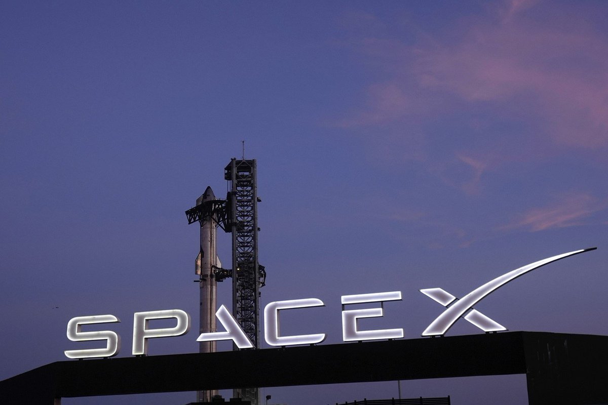 LowellTmas's tweet photo. Your investment dollars allowed Musk to be the first trillion-air. That is all.
SpaceX stock dropped below its initial public offering price for the first time on Wednesday, signaling dwindling hype around the Elon Musk company.
https://t.co/k15ns9hglm https://t.co/Bq31tEkIEL