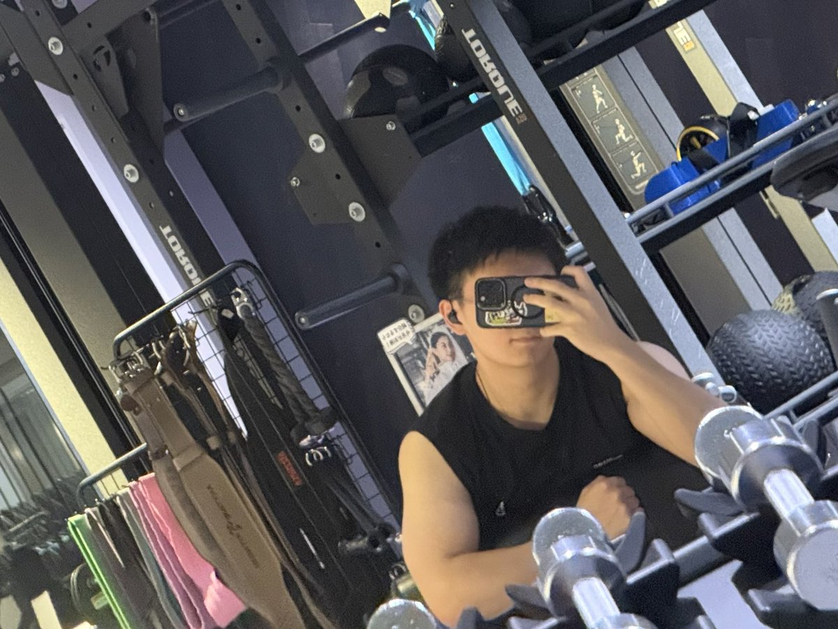 takas_mcha's tweet photo. プリーチャーカール腕痛すぎる！！！！

ｷﾞﾓﾁｨｲ🥴

#筋トレ https://t.co/yIpUq6lJGK